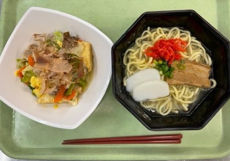 早稲田実業学校　学食