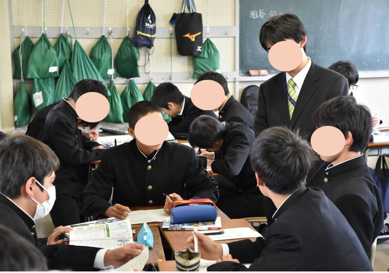 松山高等学校の制服