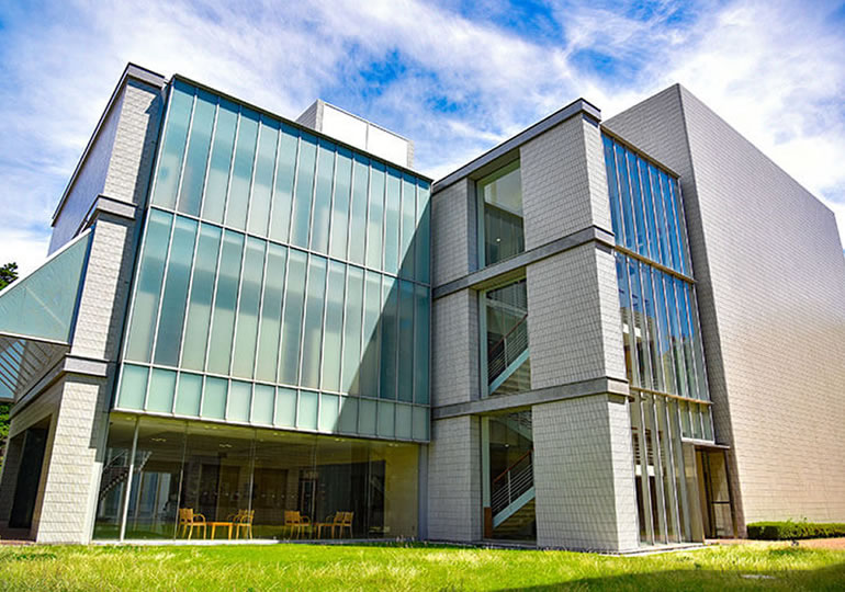 日本薬科大学