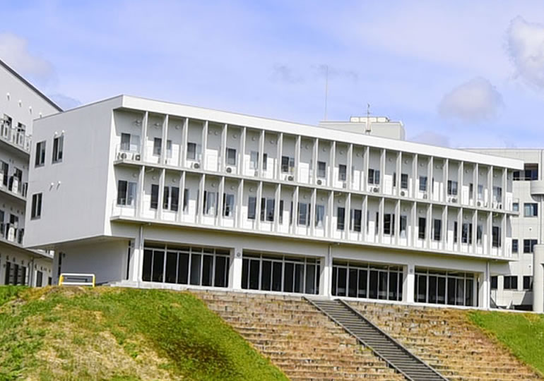 新潟経営大学