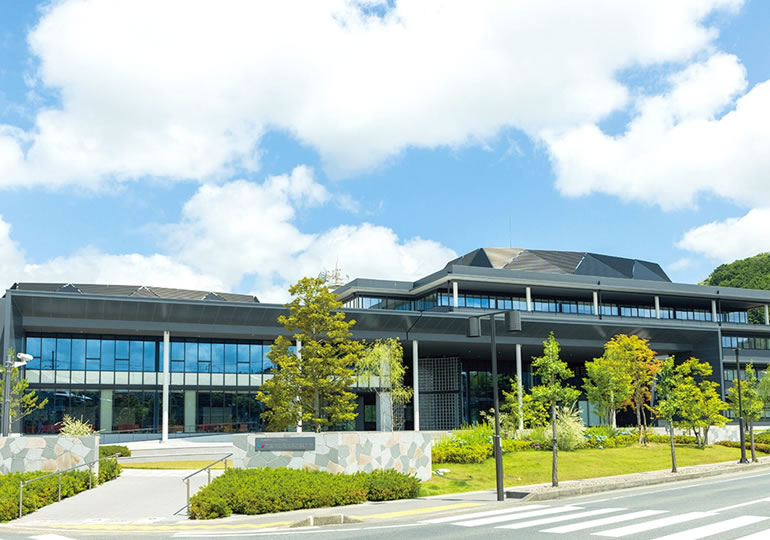 芸術文化観光専門職大学