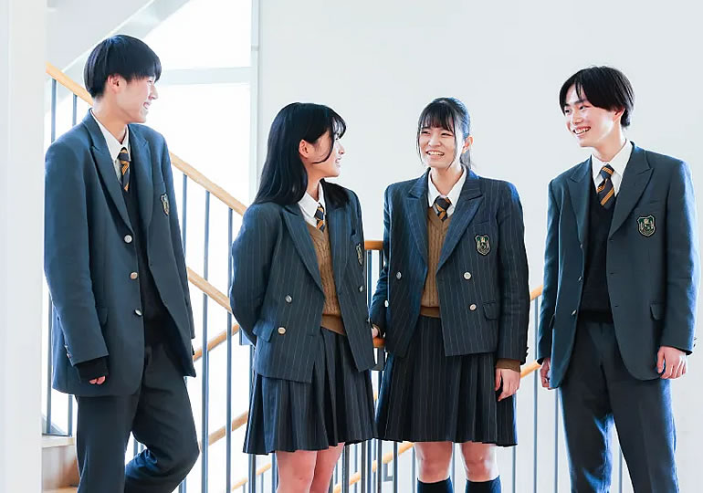 錦城高等学校 の制服