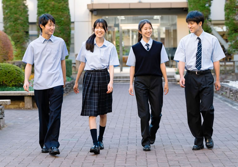 日本大学鶴ヶ丘高等学校 制服