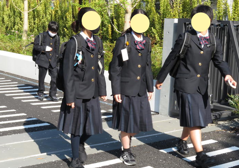 川口市立高校附属中学校の制服