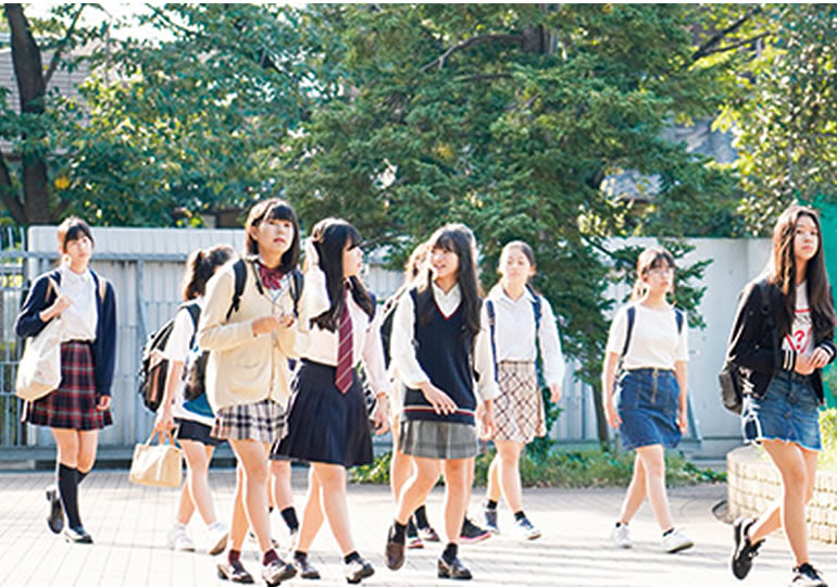 恵泉女学園中学校の制服