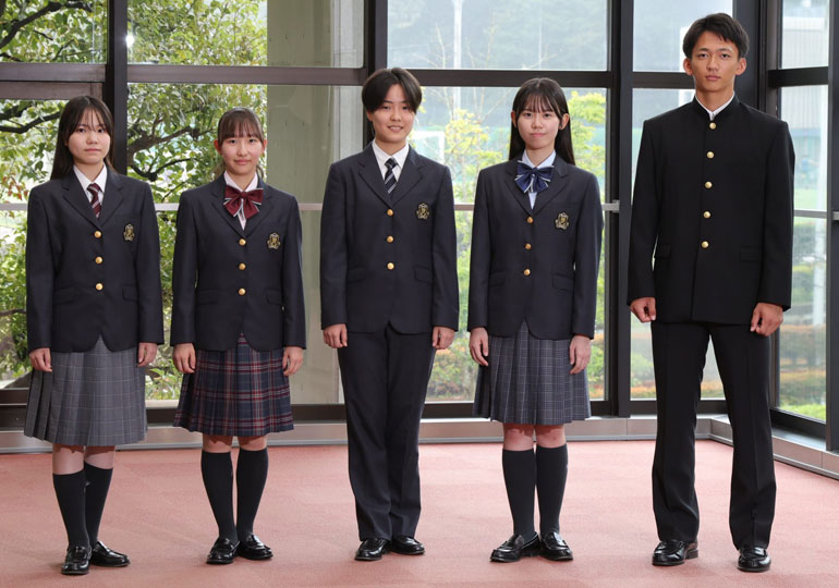 明治大学八王子中　制服