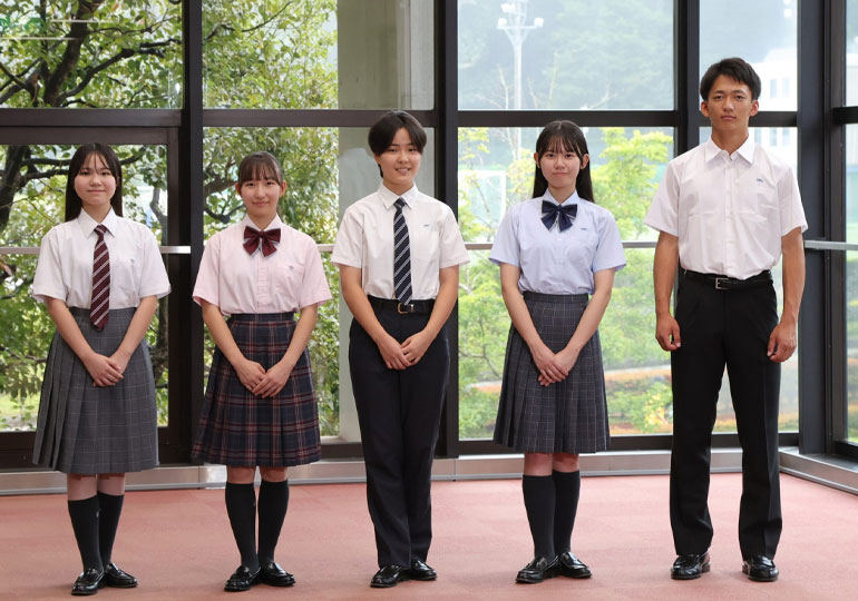 明治大学八王子中　制服