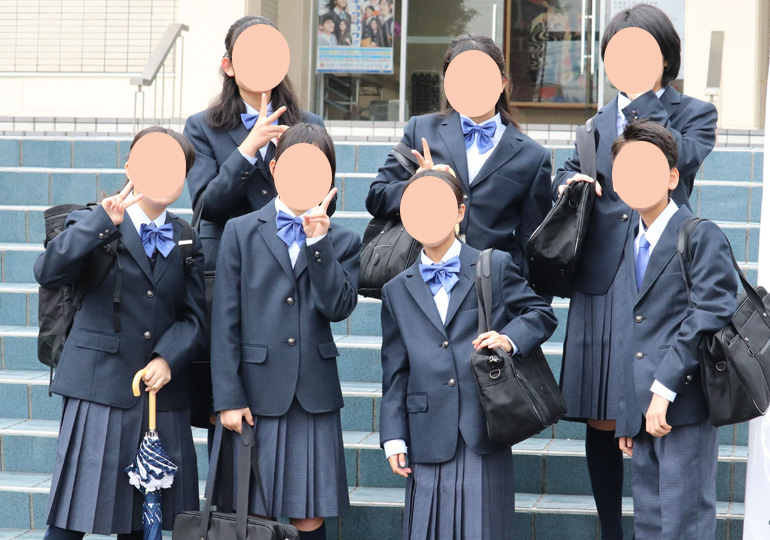 加藤学園暁秀中学校の制服