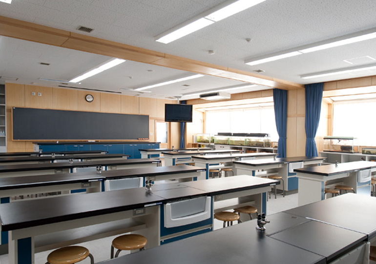 茨城中学 理科実験室