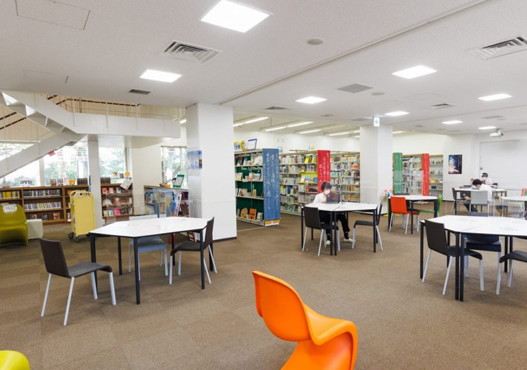 浅野中学　図書館