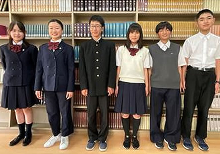 横浜市立南高等学校附属中学校 制服