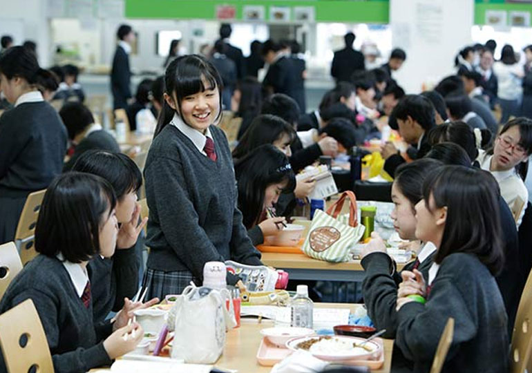 神奈川大学附属中学校　制服