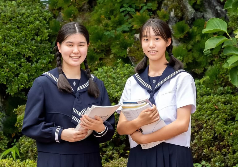 函嶺白百合学園中学校 制服