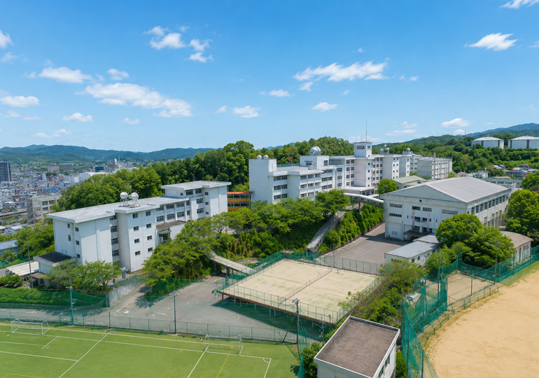 高知中学校