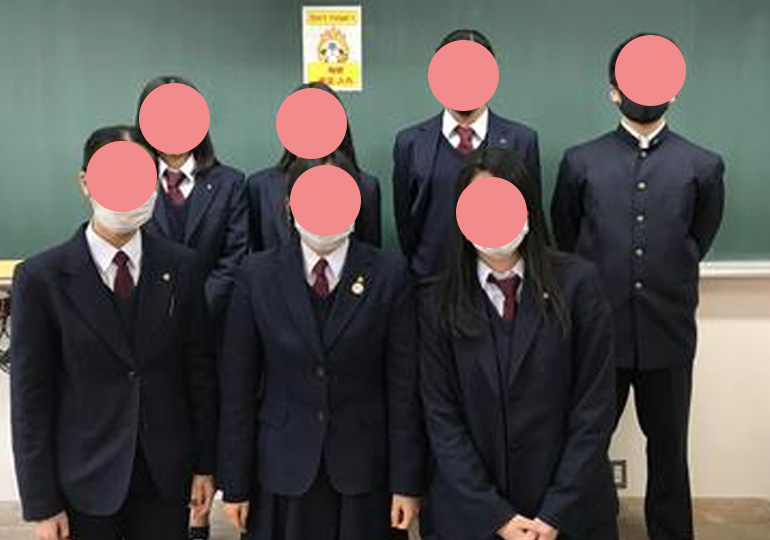 埼玉県立伊奈学園中学校の制服