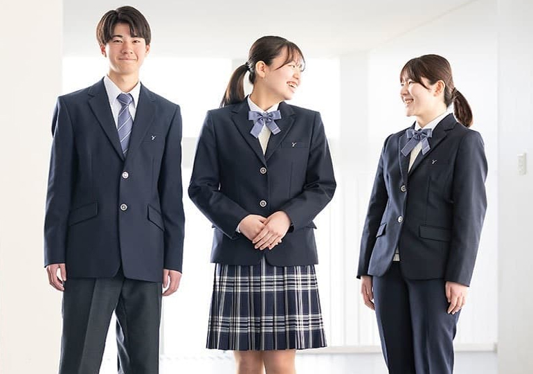 山村学園高等学校の制服