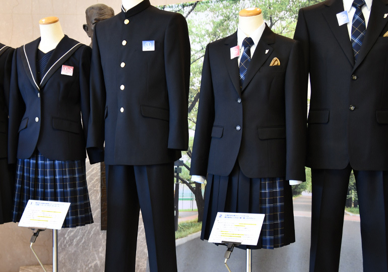 横浜中学校の制服